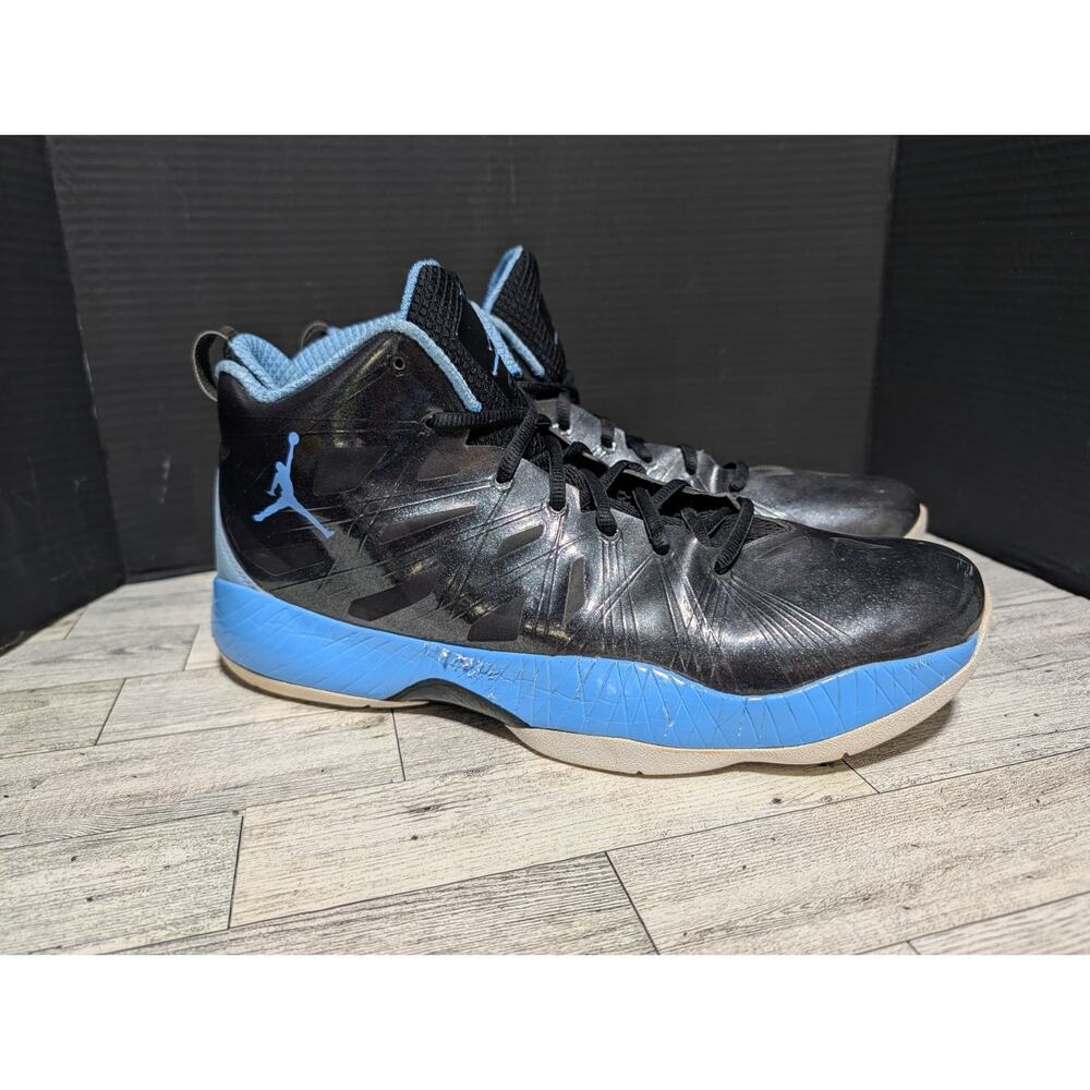 Nike Jordan 2012 lite black/university blue basketball shoes sz 13 Small scuff